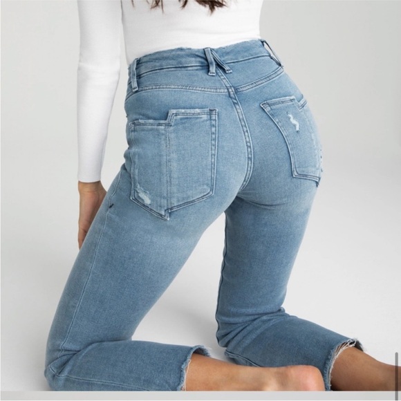 GOOD AMERICAN Good Straight Split Pocket Jeans - Picture 2 of 12